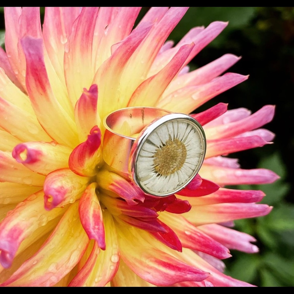Real Daisy ring